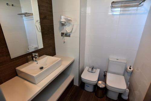 Habitación Doble Deluxe - 2 camas del hotel Tc Doña Luisa. Foto 1