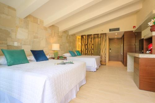 Habitación Principal con 2 camas dobles del hotel The Westin Porto de Galinhas All-Inclusive