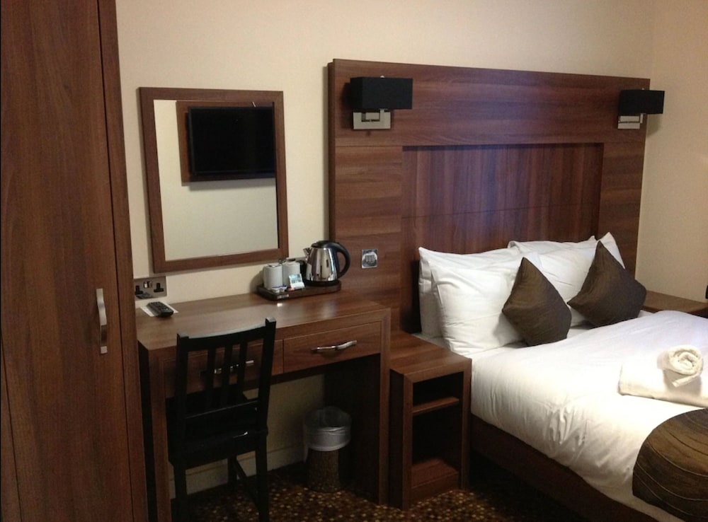 Habitación doble, en edificio anexo (30 seconds walk from main building) del hotel Prince Regent Excel London. Foto 2