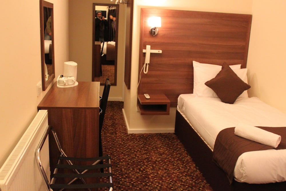 Habitación individual estándar del hotel Prince Regent Excel London. Foto 1