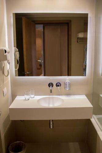 Habitación Doble - No fumadores - 2 camas del hotel Dazzler Asuncion. Foto 2