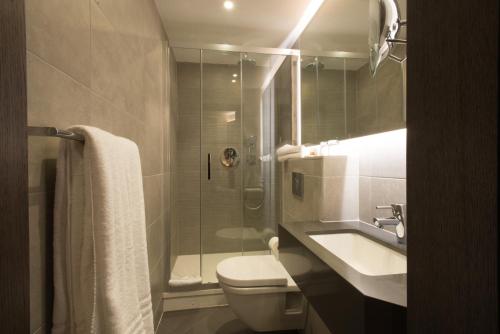 Habitación Deluxe Doble o Twin del hotel The Kings Head. Foto 14
