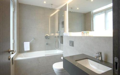 Habitación Deluxe Doble o Twin del hotel The Kings Head. Foto 17
