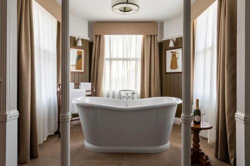 Suite de lujo del hotel The Drayton Court. Foto 3