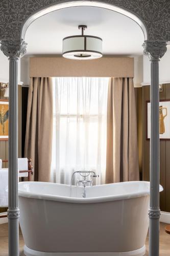 Suite de lujo del hotel The Drayton Court. Foto 12