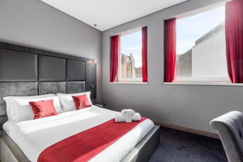 Habitación Doble Estándar del hotel The Bryson. Foto 1