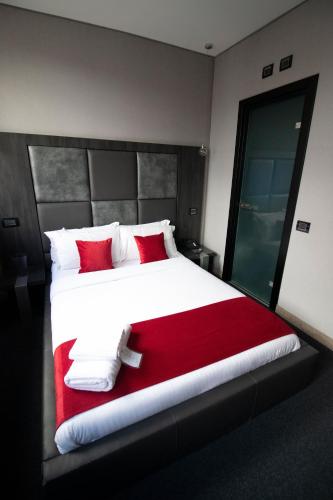 Habitación Doble Estándar del hotel The Bryson. Foto 7