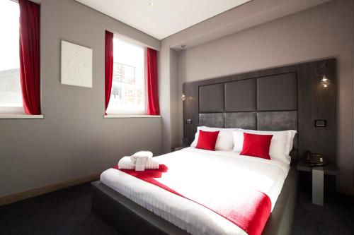 Habitación Doble Superior del hotel The Bryson. Foto 2