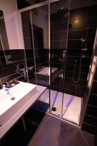 Habitación Doble Superior del hotel The Bryson. Foto 6