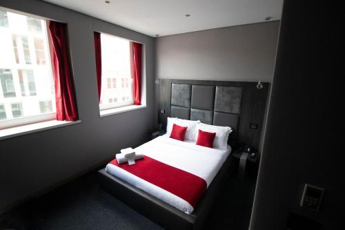 Habitación Doble Superior del hotel The Bryson. Foto 7