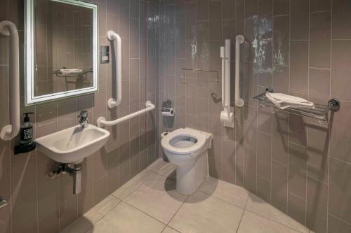 Habitación Doble adaptada para personas con movilidad reducida del hotel Best Western Plus Vauxhall