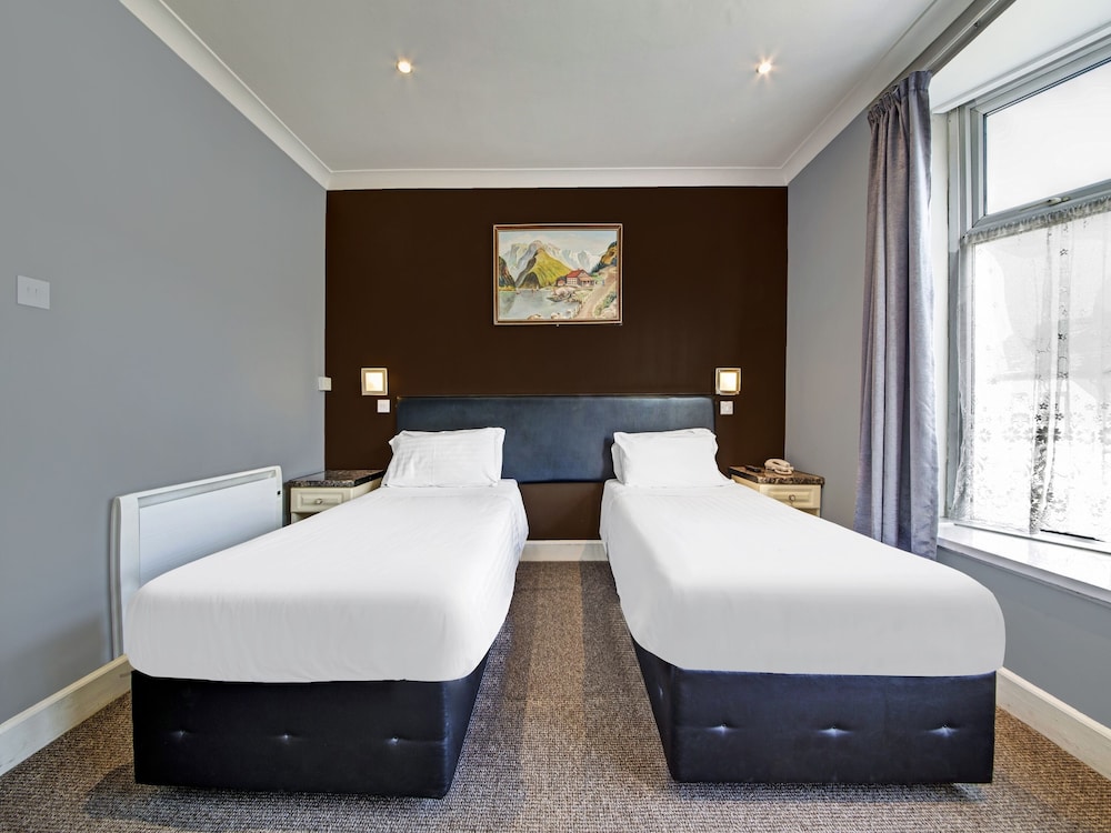Habitación estándar con 2 camas individuales, 2 camas individuales del hotel Oyo Bostons Manor