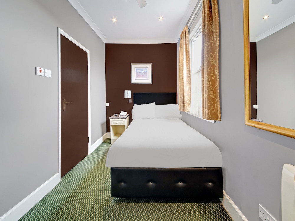 Habitación estándar doble, 1 cama doble del hotel Oyo Bostons Manor. Foto 4