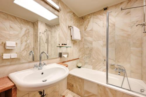 Habitación Doble Clásica - 1 o 2 camas del hotel Dei Cavalieri Milano Duomo. Foto 9