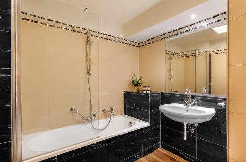 Habitación Doble Superior - 1 o 2 camas del hotel Dei Cavalieri Milano Duomo. Foto 8