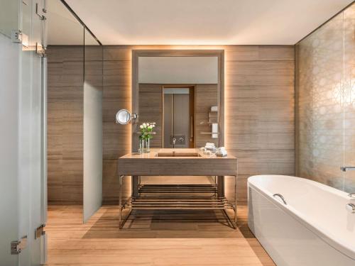 Suite Premium de 1 dormitorio del hotel Rixos Premium Dubai Jbr. Foto 9