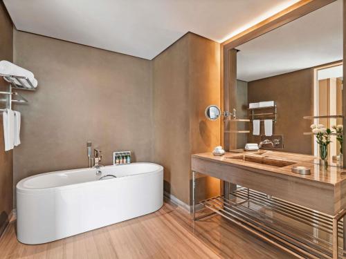 Habitación Doble Deluxe - 2 camas del hotel Rixos Premium Dubai Jbr. Foto 5