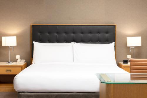 Habitación Deluxe con cama extragrande del hotel Doubletree By Hilton Luxembourg