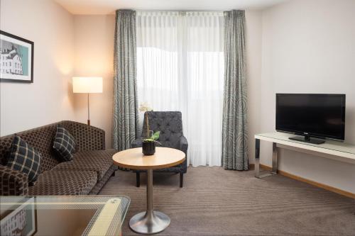 Habitación Deluxe con cama extragrande del hotel Doubletree By Hilton Luxembourg. Foto 8