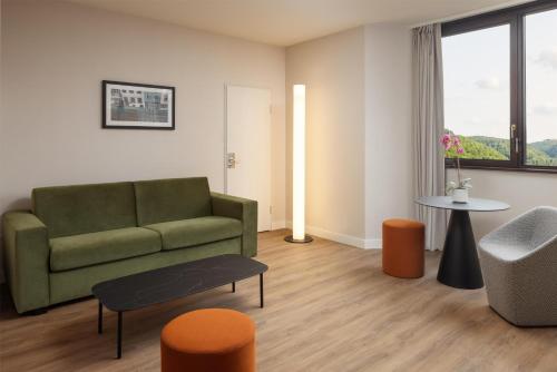 Habitación Premium con cama extragrande del hotel Doubletree By Hilton Luxembourg. Foto 2
