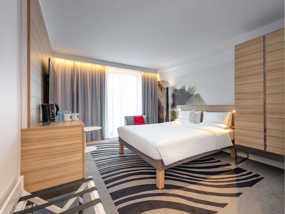 Habitación estándar, 1 cama doble, accesible en silla de ruedas del hotel Novotel Wien Hauptbahnhof
