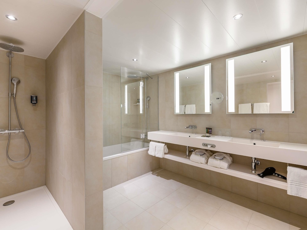 Suite del hotel Novotel Wien Hauptbahnhof. Foto 1