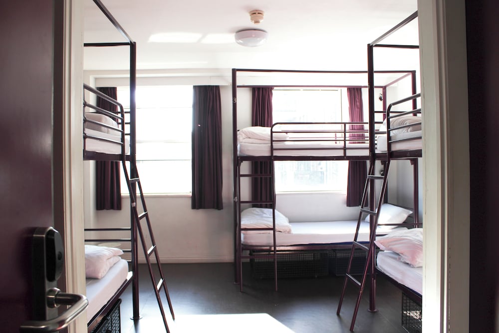 Habitación compartida 6 camas individuales del hotel Safestay London Elephant and Castle -. Foto 11
