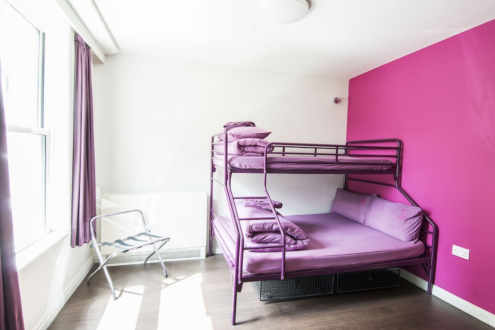 Triple Room Ensuite del hotel Safestay London Elephant and Castle -. Foto 1