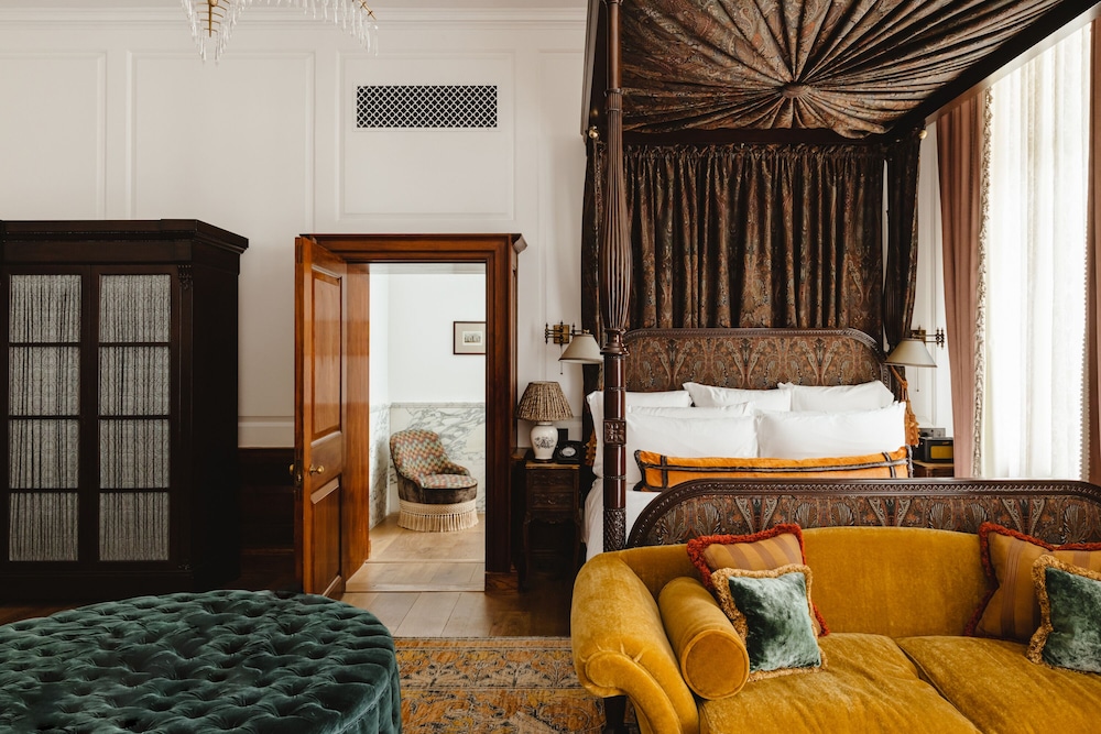 Suite, terraza del hotel The Ned