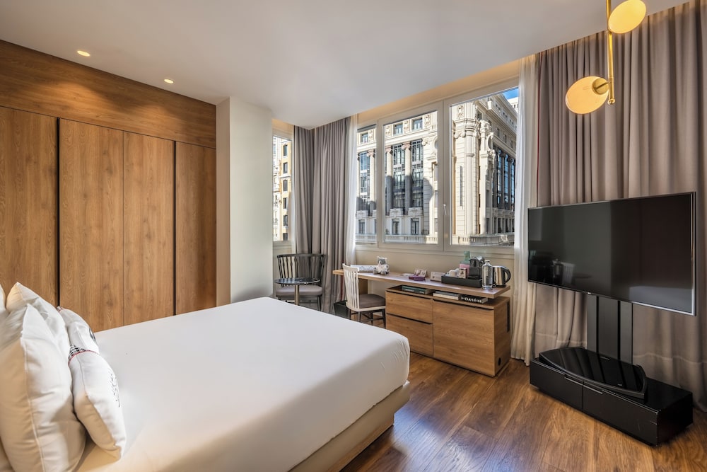 Habitación, 1 cama de matrimonio grande, no fumadores (Gran Via View) del hotel Hyatt Centric Gran Via Madrid. Foto 4