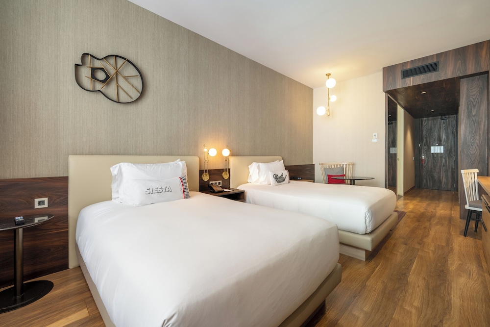 Habitación, 2 camas dobles, no fumadores del hotel Hyatt Centric Gran Via Madrid. Foto 3