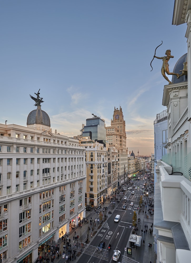 Habitación, 1 cama de matrimonio grande, no fumadores, terraza (Grand Via View) del hotel Hyatt Centric Gran Via Madrid. Foto 4