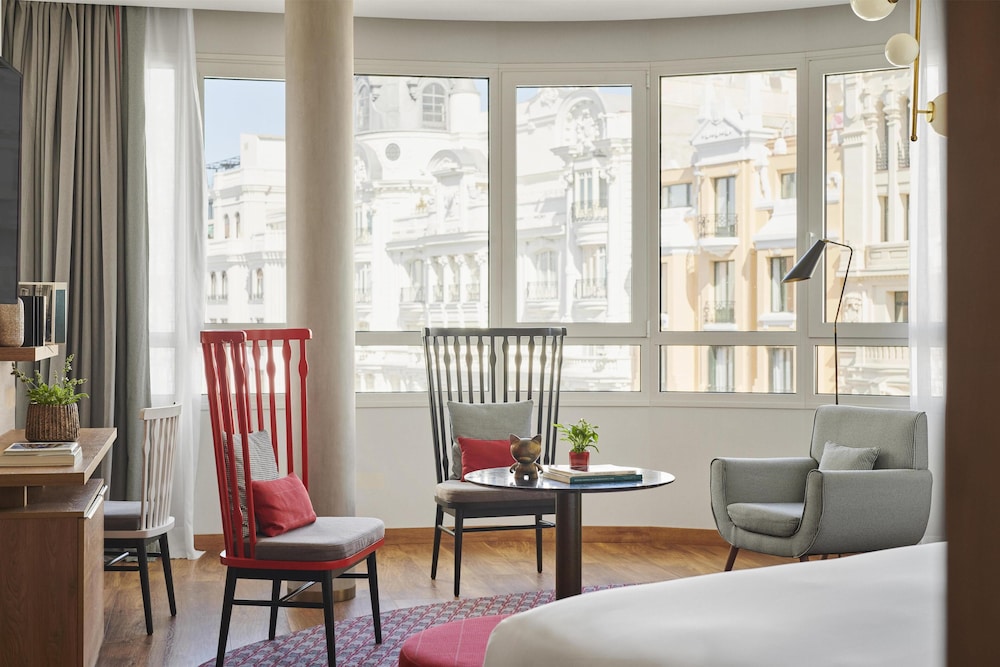 Suite junior, no fumadores (Grand Via View) del hotel Hyatt Centric Gran Via Madrid. Foto 3