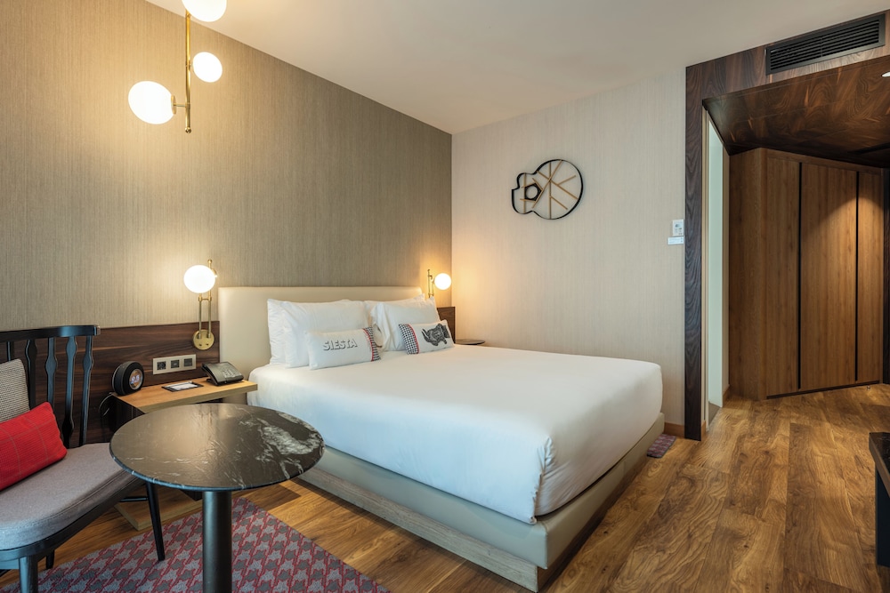 Habitación, 1 cama de matrimonio grande, no fumadores del hotel Hyatt Centric Gran Via Madrid. Foto 6