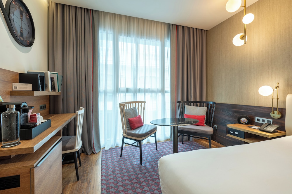 Habitación, 1 cama de matrimonio grande, no fumadores del hotel Hyatt Centric Gran Via Madrid. Foto 8