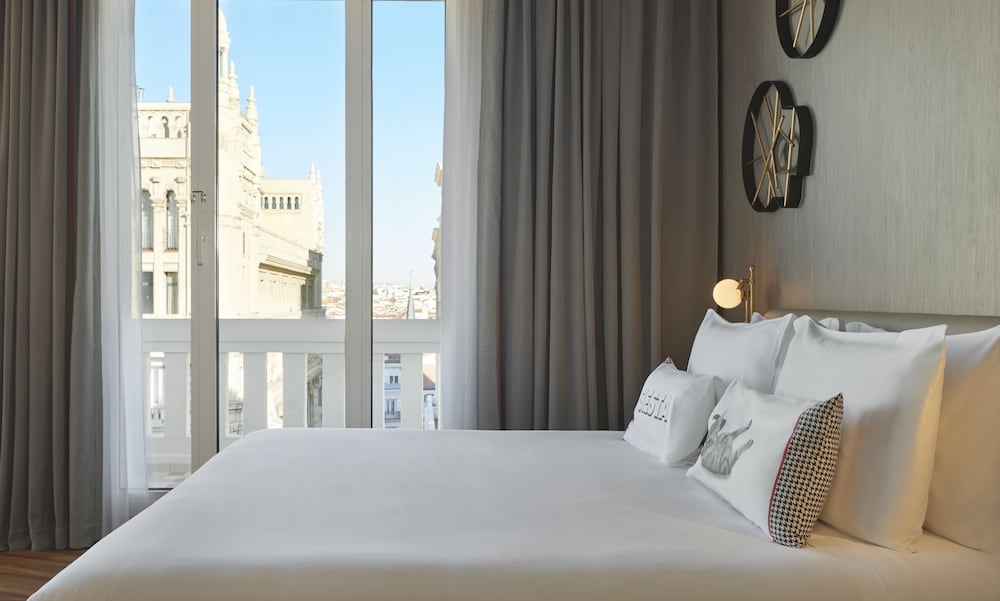 Suite, no fumadores, terraza del hotel Hyatt Centric Gran Via Madrid. Foto 4