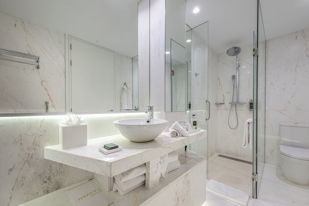 Suite junior, 1 cama de matrimonio grande, no fumadores del hotel Hyatt Centric Gran Via Madrid. Foto 7