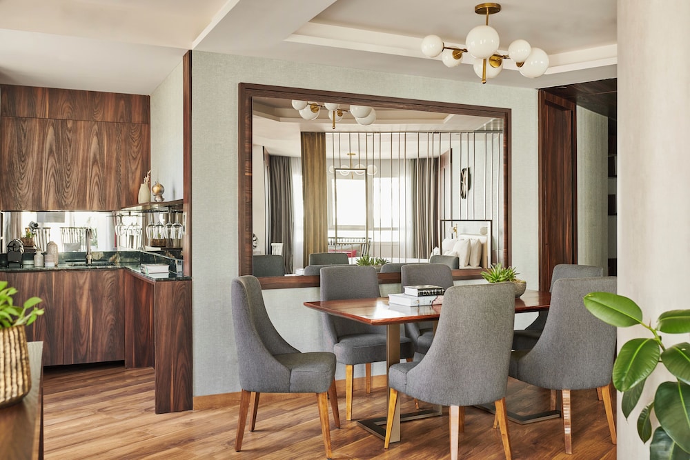 Suite, no fumadores (Fenix) del hotel Hyatt Centric Gran Via Madrid. Foto 3