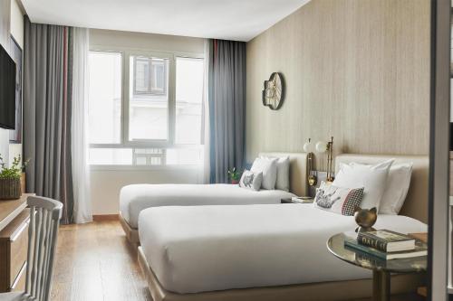 Suite Familiar del hotel Hyatt Centric Gran Via Madrid. Foto 1