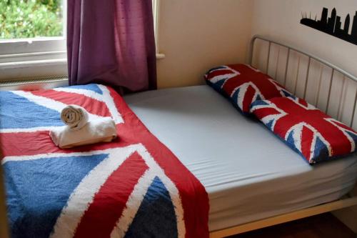 Habitación Doble Estándar con baño compartido del hotel Saint James Backpackers. Foto 3