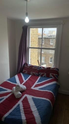 Habitación Doble Estándar con baño compartido del hotel Saint James Backpackers. Foto 6