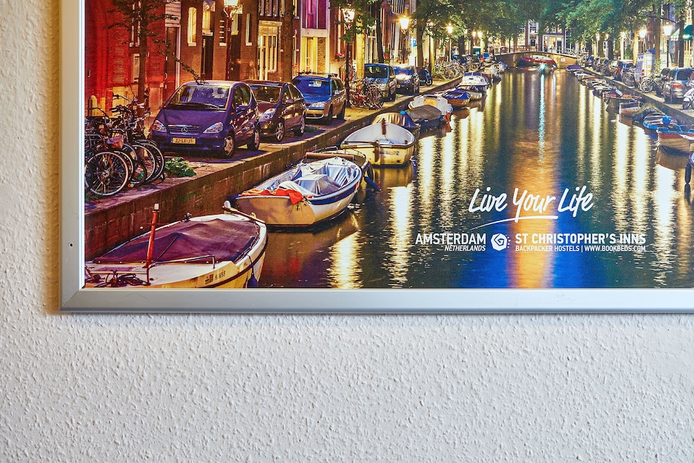 Bed in 4 Bed Female Dorm with Shared Bathroom del hotel St Christopher's Inn Hostels -. Foto 1
