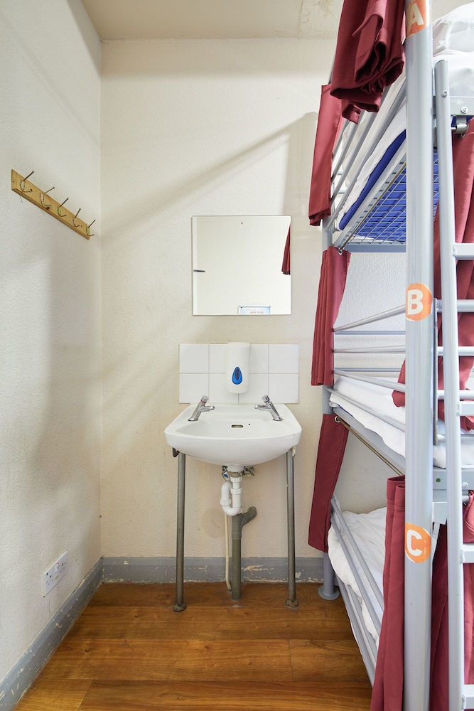 Bed in 9 Bed Female Dorm with Shared Bathroom del hotel St Christopher's Inn Hostels -. Foto 5