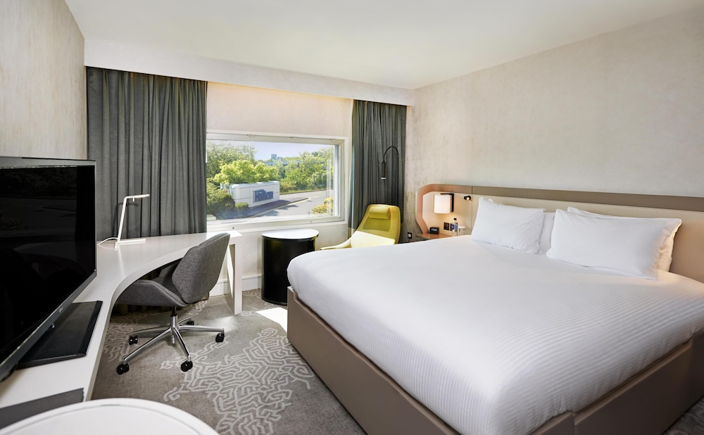 Habitación Deluxe, 1 cama de matrimonio grande del hotel Hilton London Heathrow Airport. Foto 4