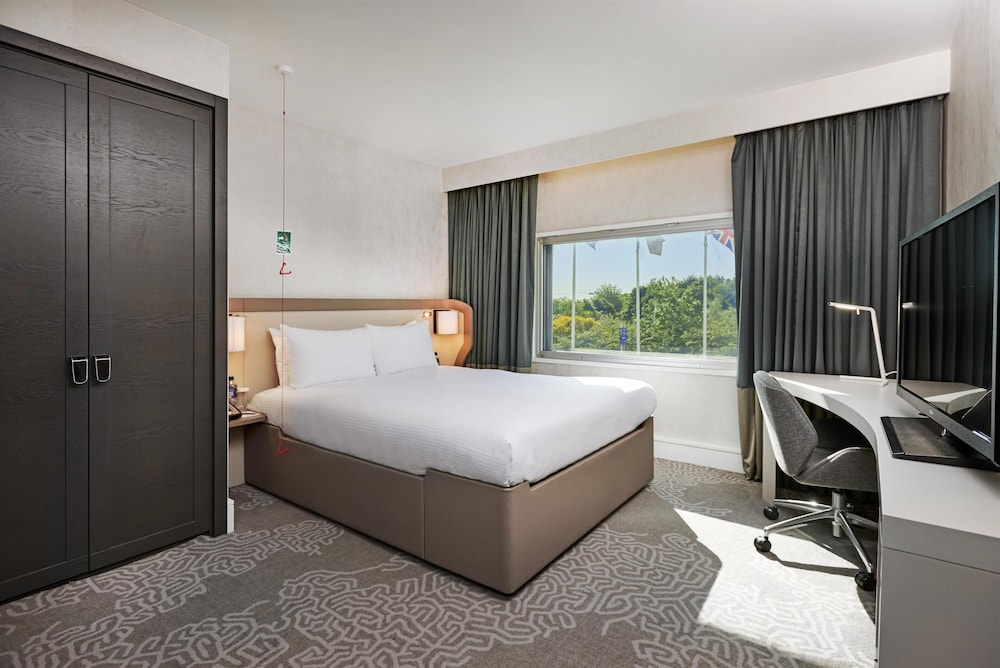 Habitación, 1 cama de matrimonio, accesible para personas con discapacidad del hotel Hilton London Heathrow Airport. Foto 1