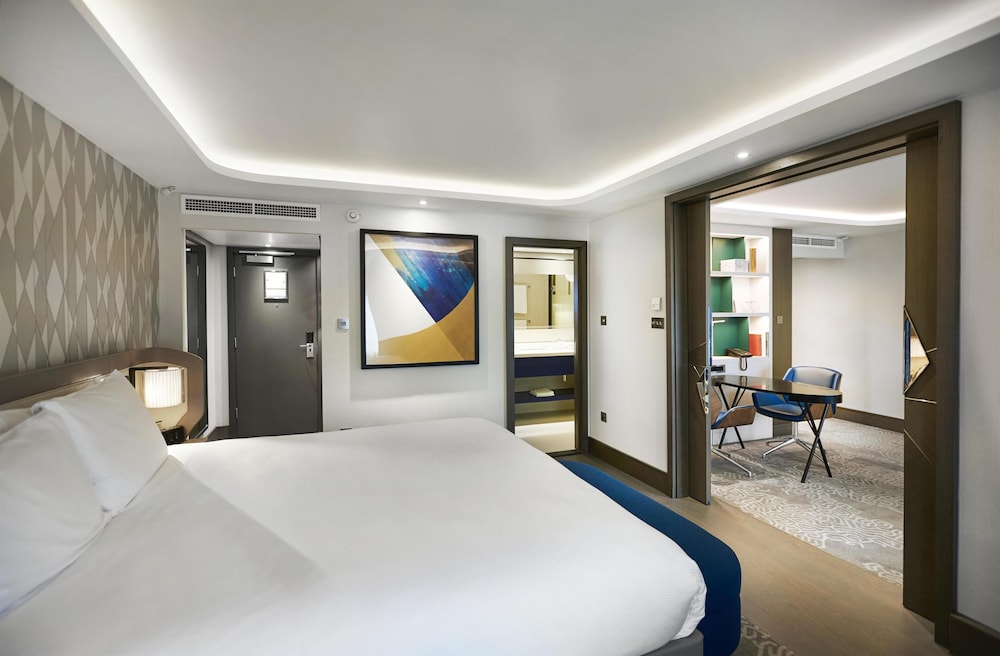 Suite ejecutiva, 1 cama de matrimonio grande (With Lounge Access) del hotel Hilton London Heathrow Airport. Foto 1