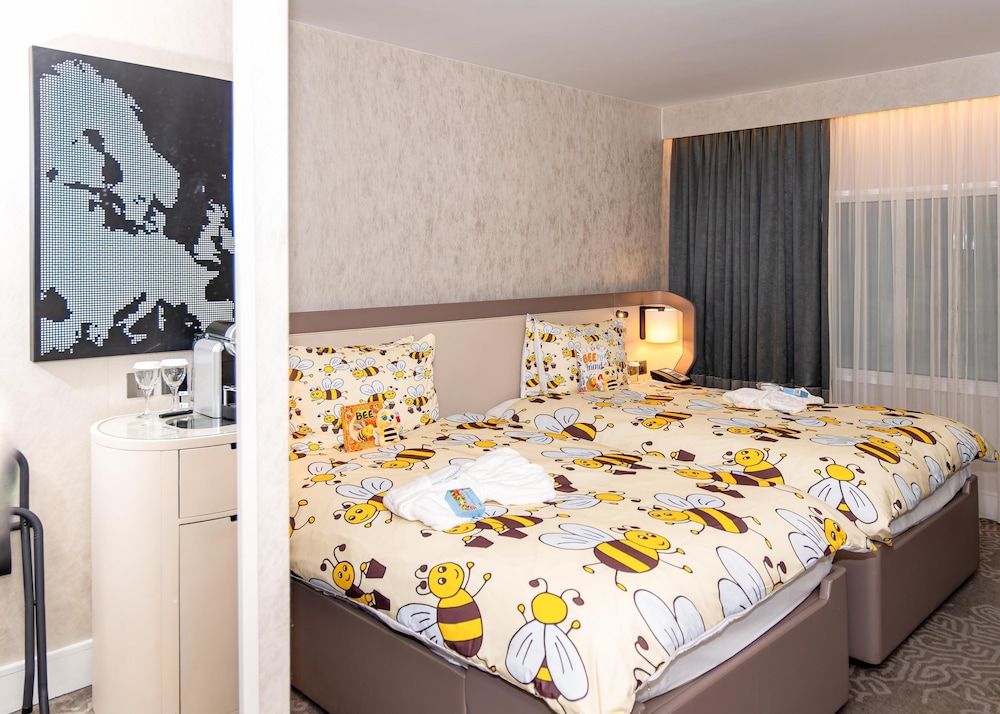Habitación familiar, habitaciones comunicadas del hotel Hilton London Heathrow Airport. Foto 1
