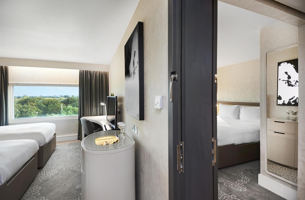 Habitación familiar, habitaciones comunicadas del hotel Hilton London Heathrow Airport. Foto 4