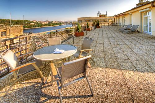 Suite con terraza en la azotea del hotel Clarion Prague Old Town. Foto 1