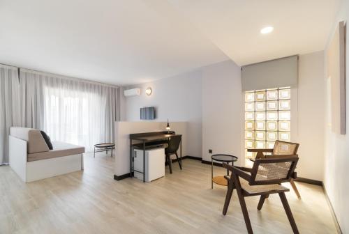 Suite Junior con balcón del hotel Boutique Roisa. Foto 8